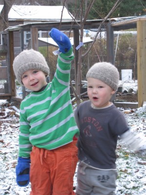 Zion and Lijah posing in the snow