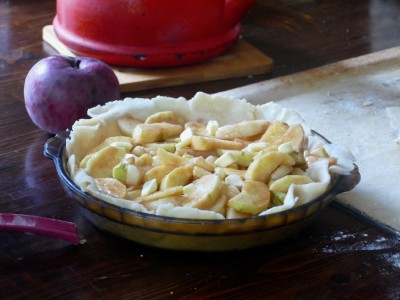 apples in a pie before the top crust goes on