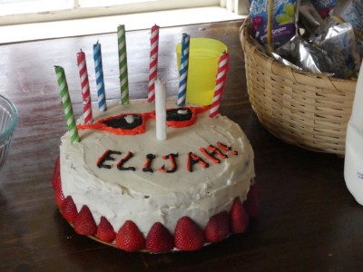 Elijah's cake, decortated with sunglasses