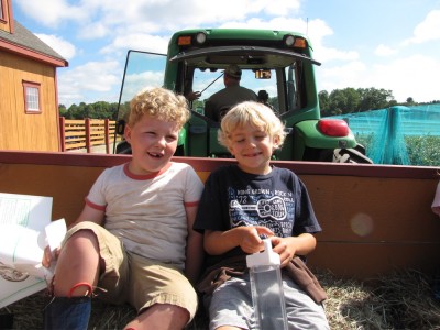 Harvey and Ollie waiting for the hayride to start